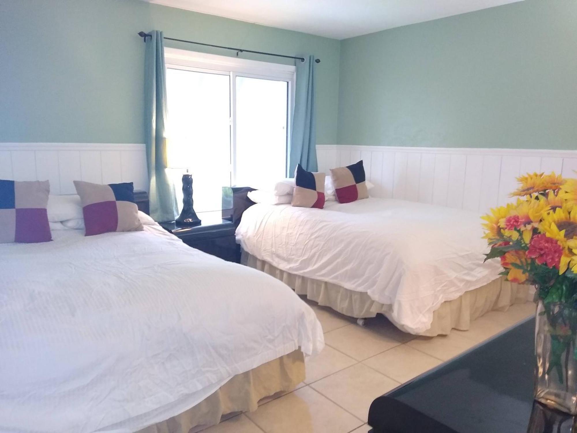 Affordable Two Bedroom Tropical Condo - Private Beach, Pools, Hot Tub St. Petersburg Exterior foto
