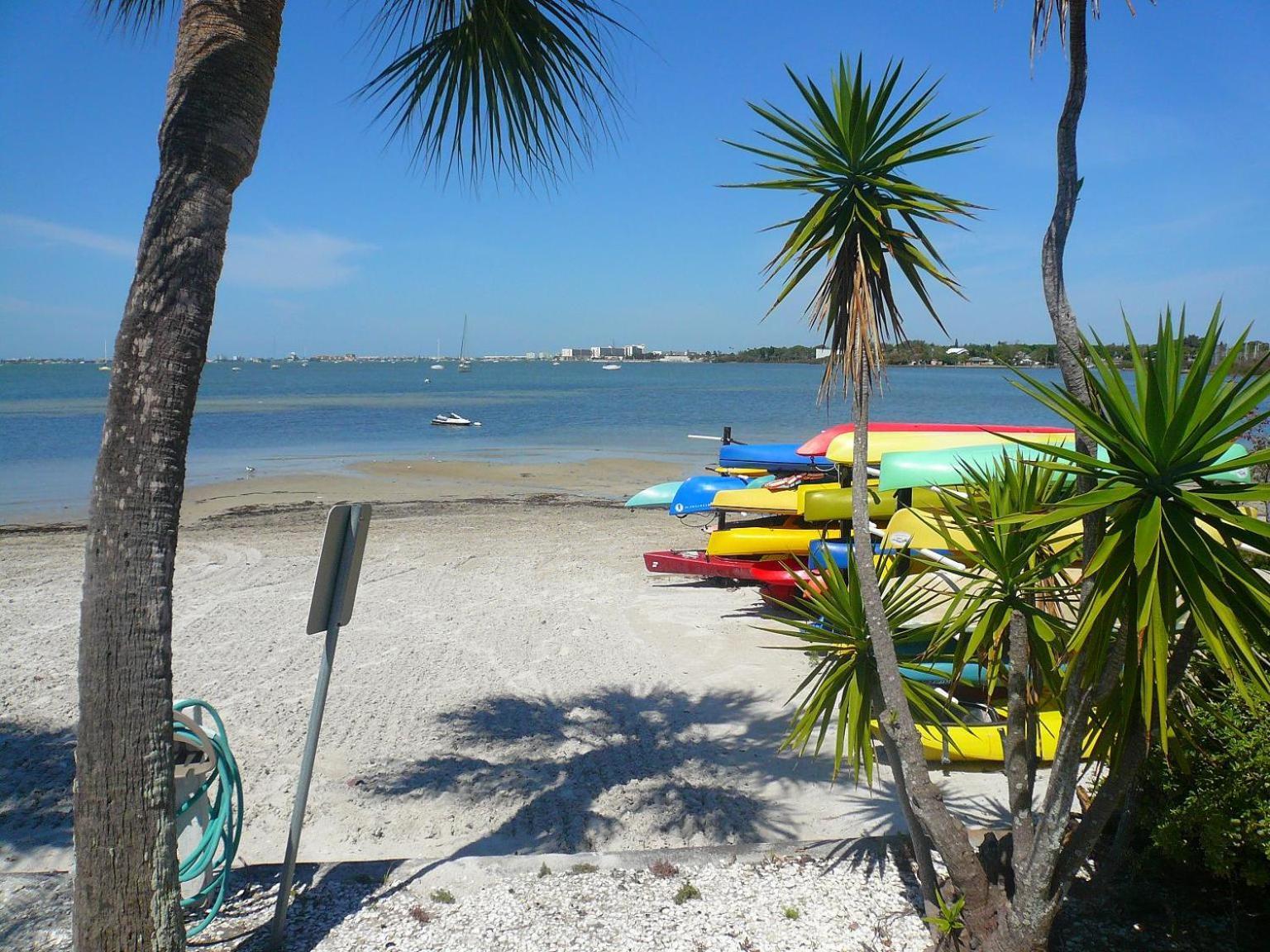 Affordable Two Bedroom Tropical Condo - Private Beach, Pools, Hot Tub St. Petersburg Exterior foto