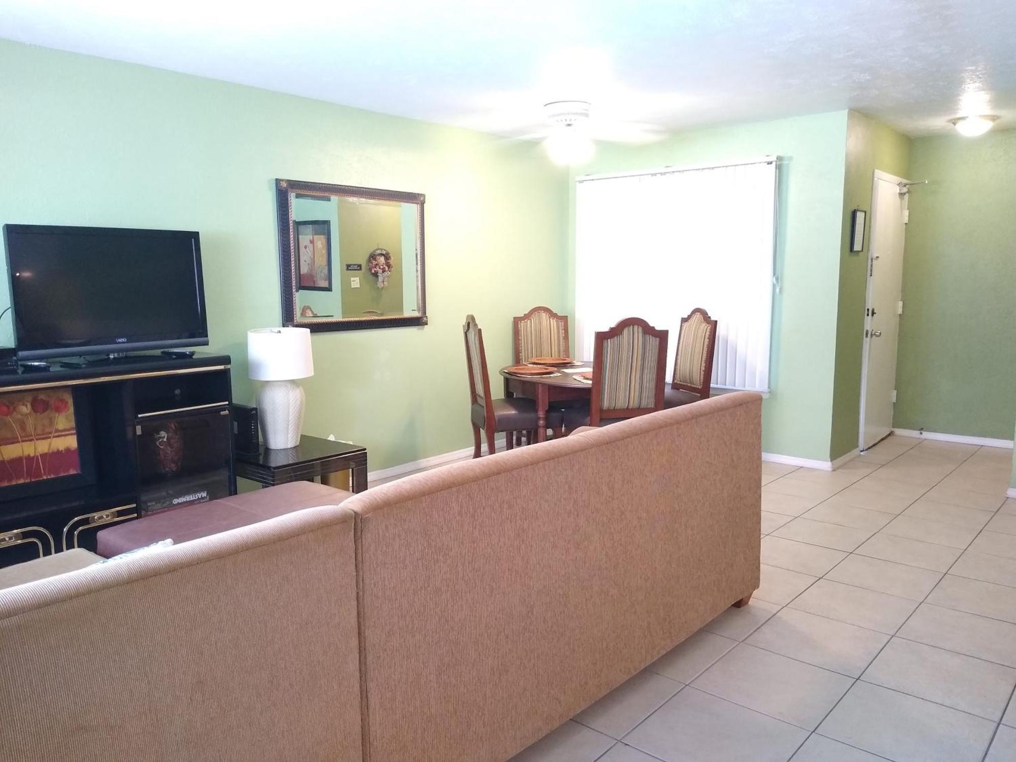 Affordable Two Bedroom Tropical Condo - Private Beach, Pools, Hot Tub St. Petersburg Exterior foto